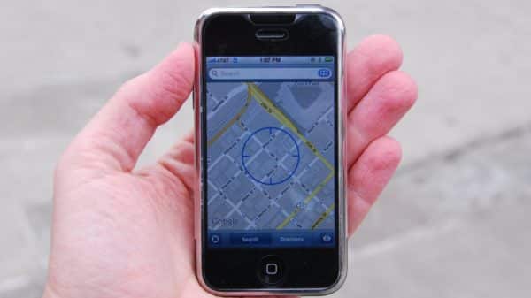 how to see if someone checked your location on iphone