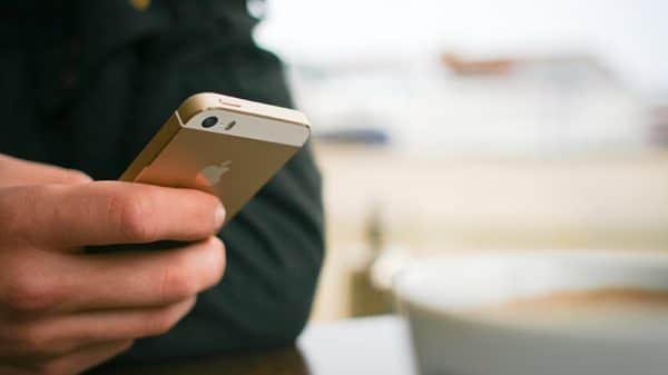 iphone sending text message